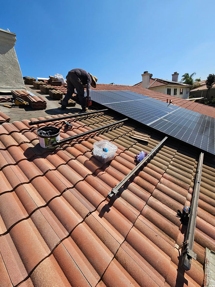 Roof Installation and Replacement with Solar Panels